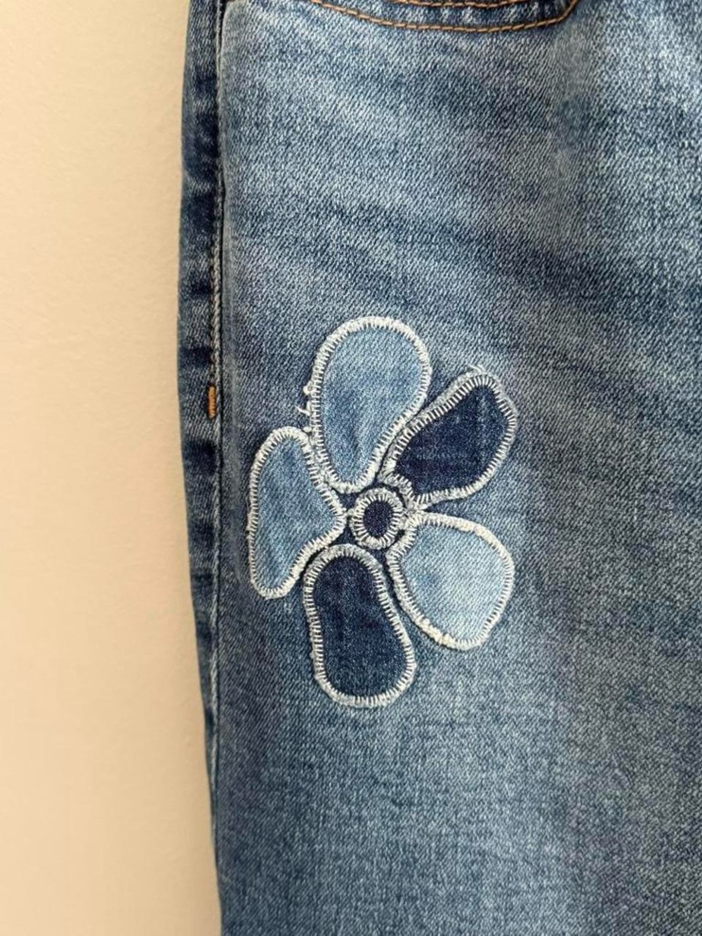 Old Navy High-Rise OG Straight Flower Power Jeans size 12 women’s - Picture 4 of 5